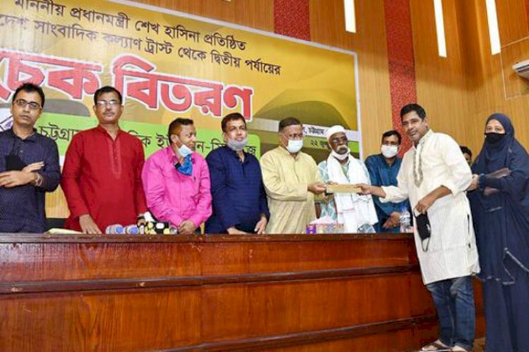 ক্ষমতাহীনদের ক্ষমতাবান করতে পারে সাংবাদিকরা : তথ্যমন্ত্রী