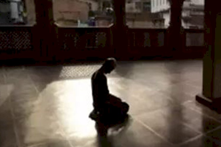 জুম্মার নামাজের সময় ইমামের মৃত্যু