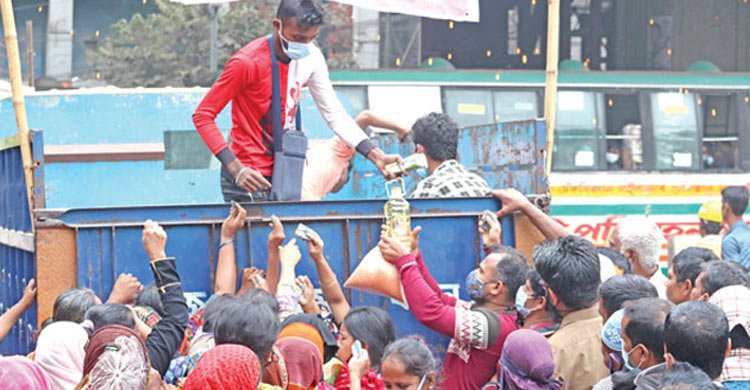 কাল থেকে ১১০ টাকায় সয়াবিন তেল বিক্রি করবে টিসিবি