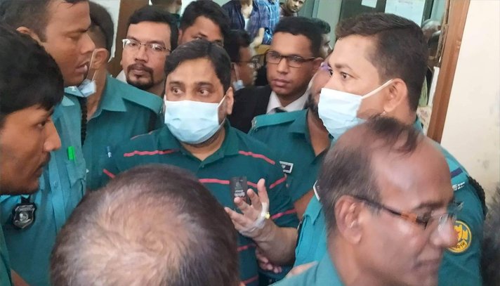 সম্রাটের জামিন, মুক্তিতে বাধা নেই