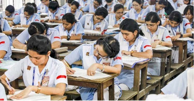 এইচএসসির প্রথম দিনে অনুপস্থিত ২৩ হাজার, বহিষ্কার ৪৪