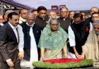 বঙ্গবন্ধুর প্রতিকৃতিতে নবনির্বাচিত আওয়ামী লীগ নেতাদের শ্রদ্ধা