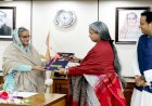 প্রধানমন্ত্রীর হাতে এইচএসসির ফল হস্তান্তর