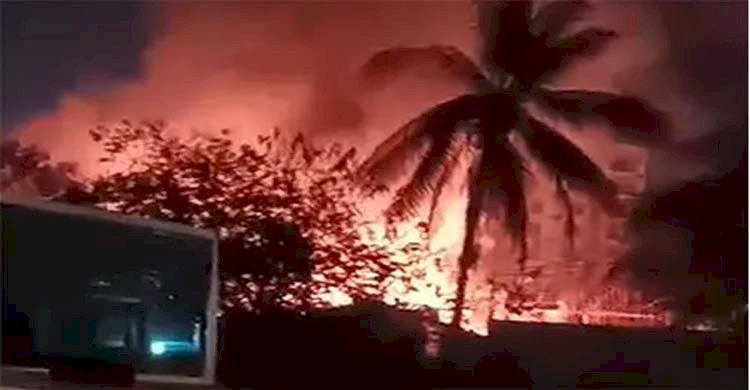 তেজকুনিপাড়া বস্তিতে আগুন, নিয়ন্ত্রণে ১১ ইউনিট