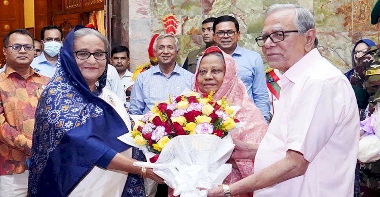 রাষ্ট্রপতির সঙ্গে প্রধানমন্ত্রীর সাক্ষাৎ, করলেন ইফতার
