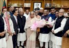 স্বদেশ প্রত্যাবর্তন দিবসে নেতাকর্মীদের শুভেচ্ছায় সিক্ত শেখ হাসিনা