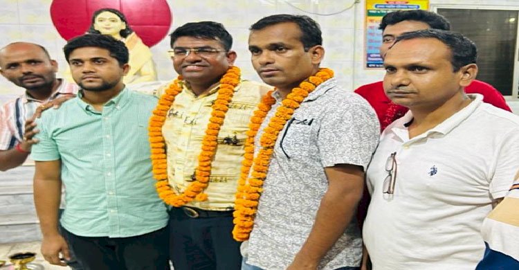 শ্রী হরি চাঁদ ঠাকুর মন্দির কমিটির সভাপতি সমীর, সম্পাদক পান্না বিশ্বাস