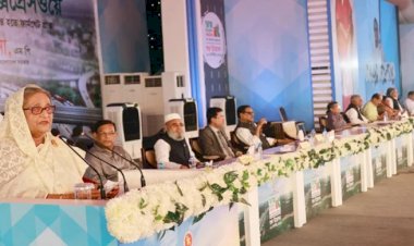 ভয় দেখিয়ে লাভ নেই, আন্দোলন-নিষেধাজ্ঞা ফেলে এগিয়ে যাবে নৌকা: শেখ হাসিনা