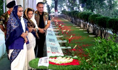 শেখ রাসেলের সমাধিতে প্রধানমন্ত্রীর শ্রদ্ধা
