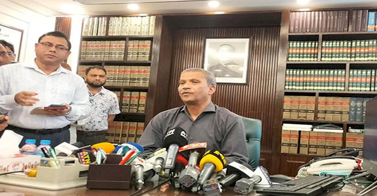 আওয়ামী লীগকে নিষিদ্ধ করা সমীচীন হবে না : আইন উপদেষ্টা