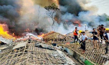 রোহিঙ্গা ক্যাম্পে আগুন
