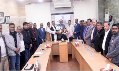 ঢাবি সাদা দলের নবনির্বাচিত কমিটির সাথে ভিসির সৌজন্য সাক্ষাৎ