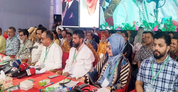 সরকারী দফতরে ঘাপটি মেরে থাকা ডেভিলদের আগে ধরেন - মির্জা আব্বাস