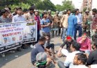 কৃষি বিভাগ থেকে 'আওয়ামী দোসরদের' অপসারণ দাবি জানিয়ে রাস্তায় অবরোধ 