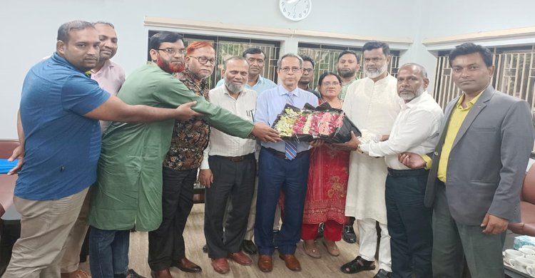 প্রানিসম্পদ অধিদপ্তরের ডিজির সাথে বগুড়া জেলা ডেইরি খামার অ্যাসোসিয়েশনের মতবিনিময় সভা