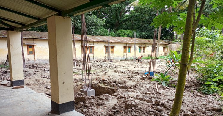 রায়পুরা উপজেলা বন বিভাগের অফিসের নার্সারীর স্থানে অফিসার ক্লাব নির্মাণ