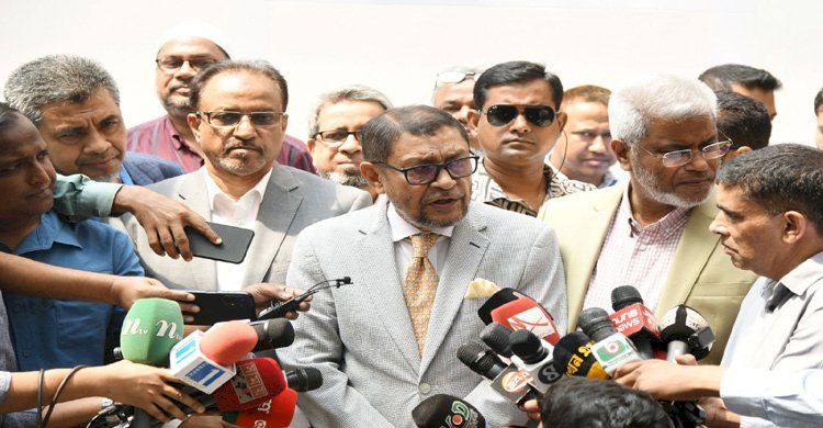 চিকিৎসকদের নিরাপত্তায় ৫০০  হাসপাতালে মোতায়েন হচ্ছে ১০ জন করে আনসার- স্বাস্থ্যমন্ত্রী