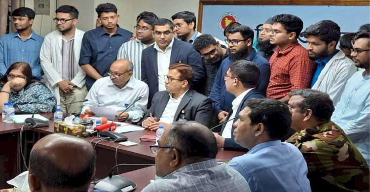ইন্টার্ন চিকিৎসকদের প্রতিনিধিদলের সঙ্গে স্বাস্থ্য সচিবের বৈঠক